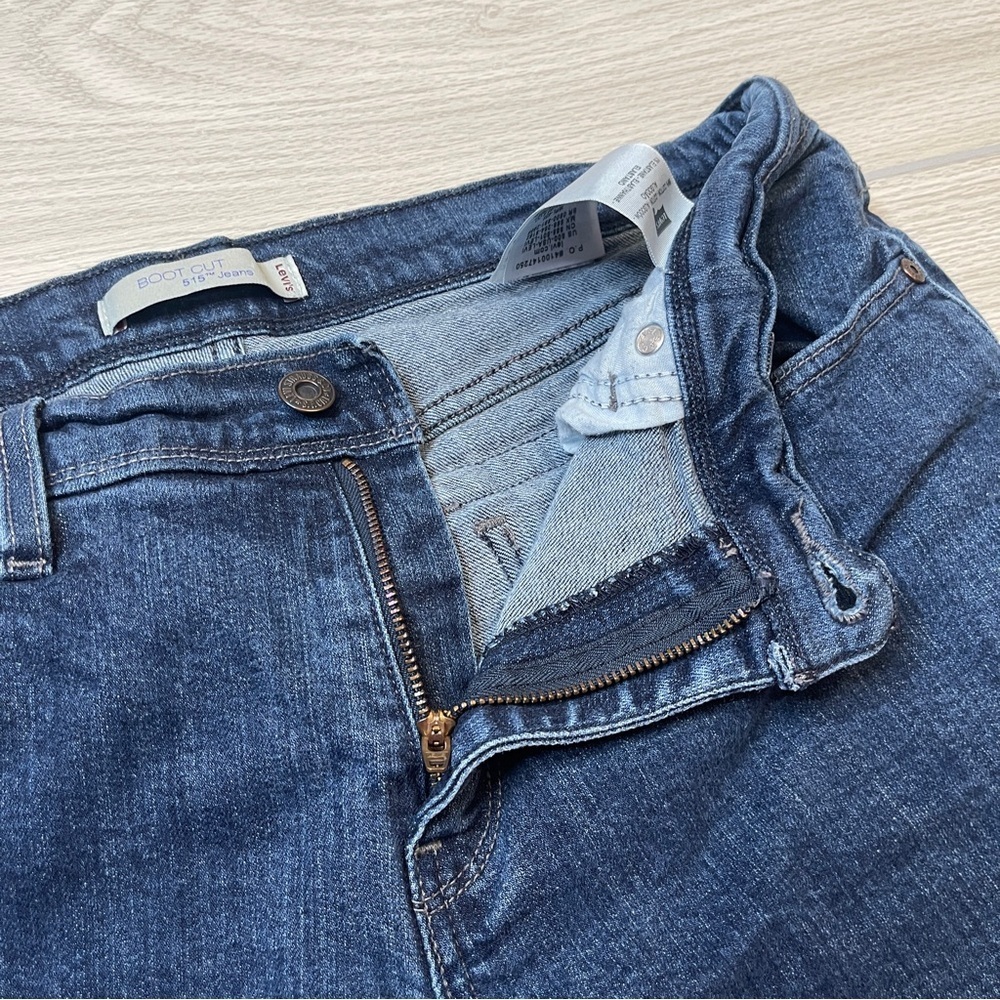 Levi’s 515 Bootcut Dark Wash Blue Denim Midrise Jeans Women’s Size 12M - Picture 5 of 14